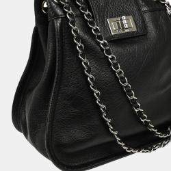 Pre Owned Chanel Black Calfskin Mademoiselle Lock Chain Shoulder Bag