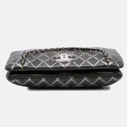 Pre Owned Chanel Black Quilted Metallic Distressed Lambskin CC Crystal Flap