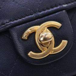 Chanel Navy Blue Mini Goatskin Chic Pearls Clutch On Chain