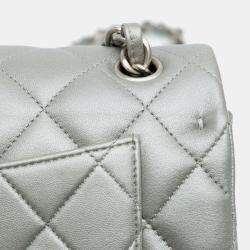 Pre Owned Chanel Silver Jumbo Classic Lambskin Double Flap