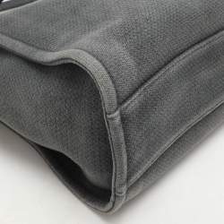 مملوكة مسبقًا Chanel Grey Canvas Medium Deauville Shopper Tote