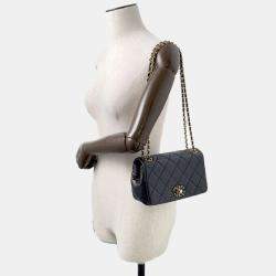 Chanel Black Lambskin 19 Flap Chain Shoulder Bag 20