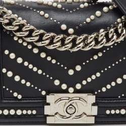 Pre Owned Chanel Black Leather Pearl Chevron Small Boy Flap Bag