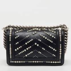 Pre Owned Chanel Black Leather Pearl Chevron Small Boy Flap Bag
