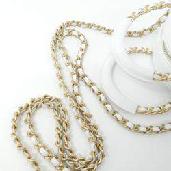 Pre Owned Chanel In The Loop White Leather Shoulder Bag