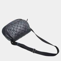 Pre Owned Chanel Quilted Expandable Black Leather Shoulder Bag