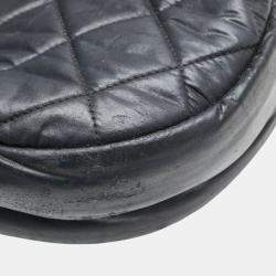 Pre Owned Chanel Quilted Expandable Black Leather Shoulder Bag