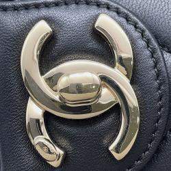 Pre Owned Chanel Matelasse Black Lambskin Chain Vanity Bag 