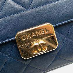 Pre Owned Chanel Navy Blue Large Lambskin Chic With Me Flap
