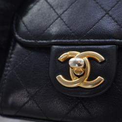 Chanel Black Goatskin Chic Pearl Clutch With Chain