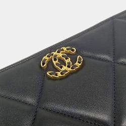 Pre Owned Chanel Black Leather 19 Clutch New Medium bag