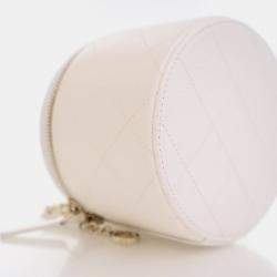 Pre Owned Chanel Round Mini White Lambskin Vanity Case With Chain