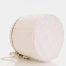 Pre Owned Chanel Round Mini White Lambskin Vanity Case With Chain