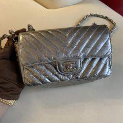 Pre Owned Chanel Chevron Classic Flap Mini Silver Leather Shoulder Bag