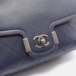 Pre Owned Chanel Matelasse Hand Chain Shoulder Crossbody Bag Leather Navy