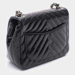 Pre Owned Chanel Chevron Black Patent Leather Chain Shoulder Bag