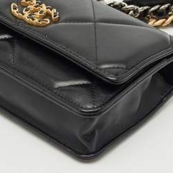 Pre Owned Chanel Black Quilted Leather 19 Flap Wallet on Chain