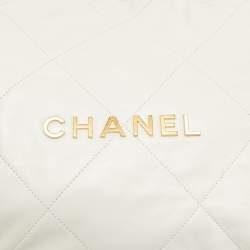 Pre Owned حقيبة هوبو شانيل جلد أبيض مبطن صغية 22 