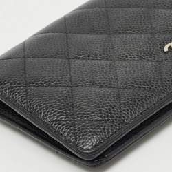 مملوكة مسبقًا Chanel Black Quilted Caviar Leather L Yen Wallet