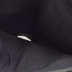 مملوكة مسبقًا Chanel Black Quilted Caviar Leather L Yen Wallet