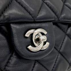 Pre Owned Chanel Black Lambskin Leather Quilted Shoulder Bag