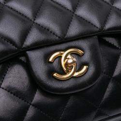 Pre Owned Chanel Black Jumbo Classic Lambskin Double Flap