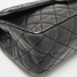 Pre Owned Chanel Black Quilted Aged Leather Classic 226 Reissue 2.55 Flap Bag