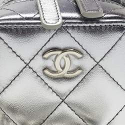 Pre Owned Chanel Silver Quilted Leather Like A Wallet Chain Clutch