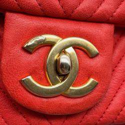 Pre Owned Chanel Chevron Red Leather Chain Shoulder Bag