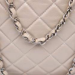 Pre Owned Chanel White Large Quilted Aged Calfskin Cotton Club Tote