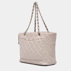 Pre Owned Chanel White Large Quilted Aged Calfskin Cotton Club Tote