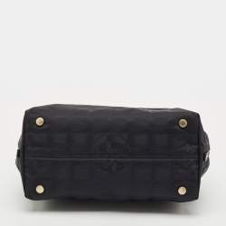 Pre Owned Chanel Black Nylon Travel Ligne Satchel