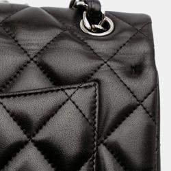 Pre Owned Chanel Black Jumbo Classic Lambskin Double Flap