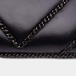 Pre Owned Chanel Black Chevron Lambskin Chain Around Clutch on Chain