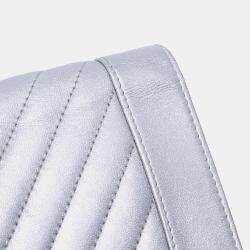 Pre Owned Chanel Silver Chevron Quilted Metallic Lambskin Mademoiselle Wallet On Chain