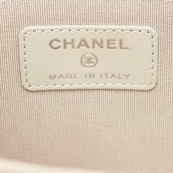 Pre Owned Chanel Metallic Silver Quilted Leather CC Vanity Bag