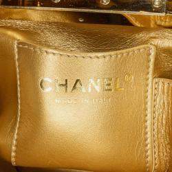 Pre Owned Chanel Black Quilted Patent Logo Chain Vanity Case