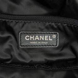 Pre Owned Chanel Black Large Quilted Knit Pluto Glitter Satchel