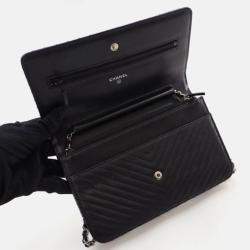 Pre Owned Chanel Black Caviar Chevron Wallet On Chain 