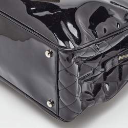 Pre Owned Chanel Black Patent Vinyl Small CC Lipstick Ligne Tote