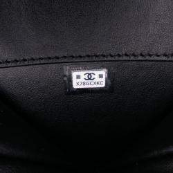 Pre Owned Chanel Black Quilted Patent Calfskin CC Heart Clutch With Chain