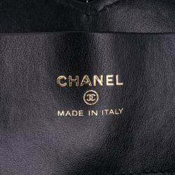 Pre Owned Chanel Black Quilted Patent Calfskin CC Heart Clutch With Chain