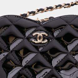 Pre Owned Chanel Black Quilted Patent Calfskin CC Heart Clutch With Chain
