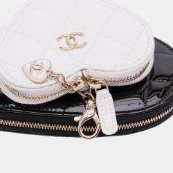 Pre Owned Chanel Black Quilted Patent Calfskin CC Heart Clutch With Chain