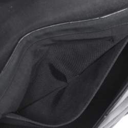 مملوكة مسبقًا شنطة شانيل قلاب جلد أسود مبطن بتطريز شيفرون CC