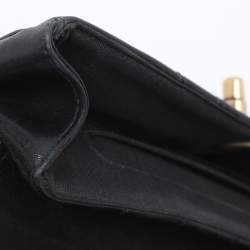 مملوكة مسبقًا شنطة شانيل قلاب جلد أسود مبطن بتطريز شيفرون CC