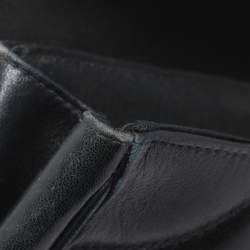 مملوكة مسبقًا شنطة شانيل قلاب جلد أسود مبطن بتطريز شيفرون CC