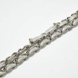 مملوكة �مسبقًا حقيبة شانيل ماكسي كلاسيك جلد شيفرون فضي مبطن بقلاب واحد