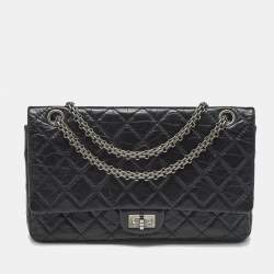 Pre Owned Chanel Black Quilted Aged Leather Classic 226 Reissue 2.55 Flap Bag