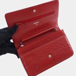 Pre Owned Chanel Red Embossed Lambskin Camellia Wallet On Chain